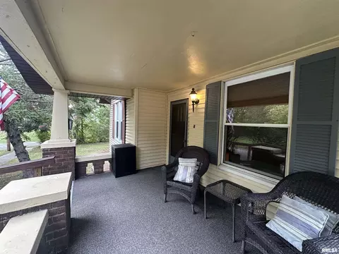 Exterior - 1920 Edith St, Murphysboro, IL 62966 photo 4 of 9