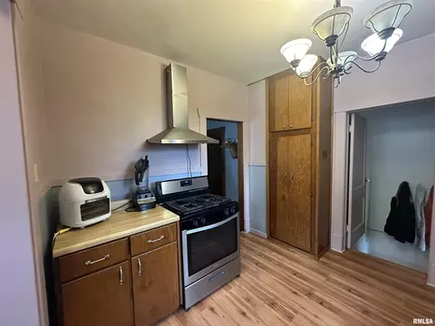Kitchen - 1920 Edith St, Murphysboro, IL 62966 photo 4 of 4