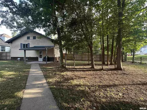 Exterior - 1920 Edith St, Murphysboro, IL 62966 photo 9 of 9