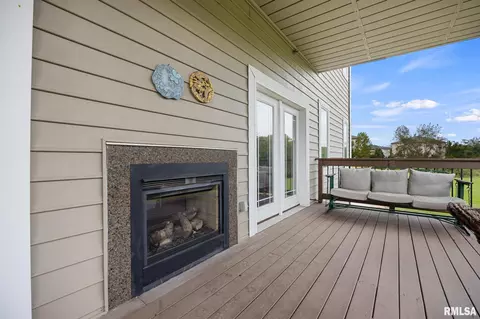 Exterior - 114 Eagle Rdg, Washington, IL 61571 photo 4 of 9