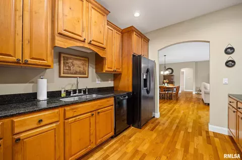 Kitchen - 114 Eagle Rdg, Washington, IL 61571 photo 3 of 3