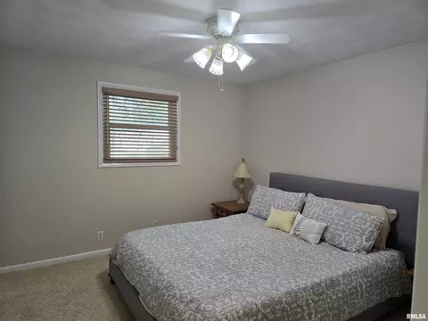 Bedroom - 216 Gettysburg Dr, Canton, IL 61520 photo 1 of 10