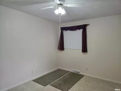 Bedroom - 216 Gettysburg Dr, Canton, IL 61520 photo 10 of 10