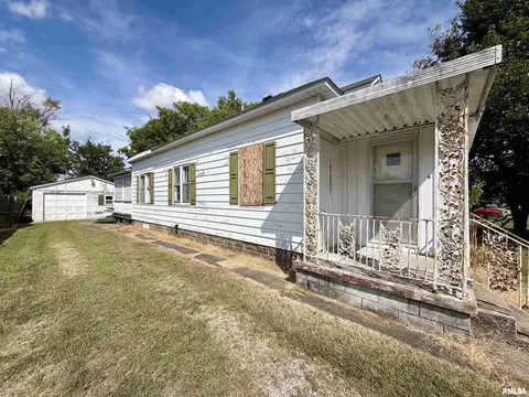 Other - 1104 Taylor St, Eldorado, IL 62930 photo 1 of 3