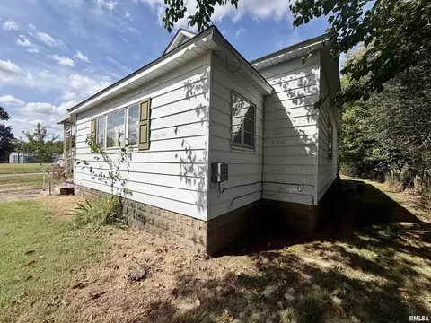 Other - 1104 Taylor St, Eldorado, IL 62930 photo 2 of 3