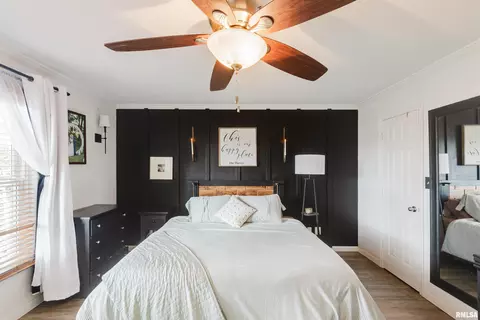Bedroom - 805 E Marshall St, Marion, IL 62959 photo 2 of 5