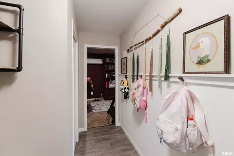 Entry Way - 805 E Marshall St, Marion, IL 62959 photo 2 of 3