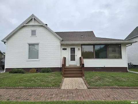Exterior - 543 Custer Pl, Canton, IL 61520 photo 2 of 12
