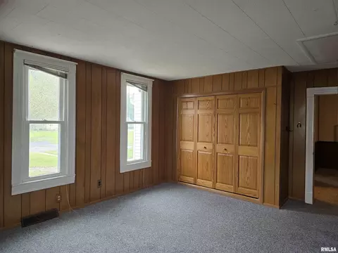 Bedroom - 543 Custer Pl, Canton, IL 61520 photo 2 of 2