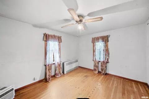 Bedroom - 708 S Main St, Morton, IL 61550 photo 5 of 12