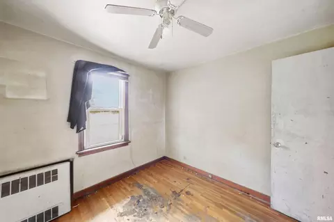 Bedroom - 708 S Main St, Morton, IL 61550 photo 10 of 12