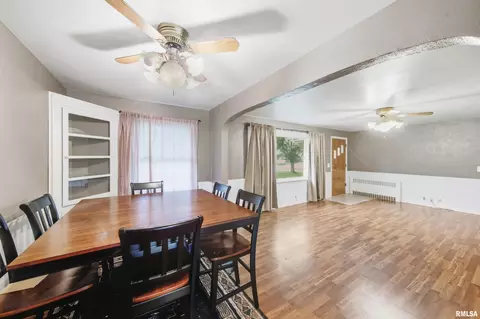 Dining - 708 S Main St, Morton, IL 61550 photo 2 of 2