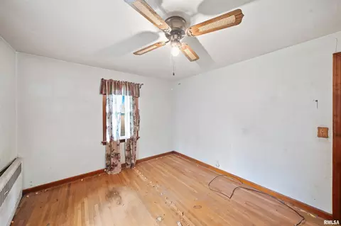Bedroom - 708 S Main St, Morton, IL 61550 photo 6 of 12