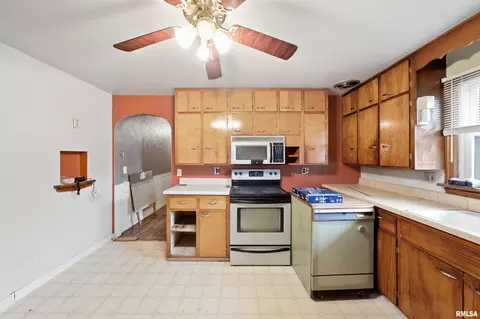 Kitchen - 708 S Main St, Morton, IL 61550 photo 1 of 3
