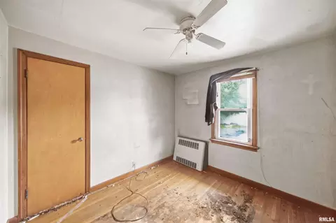 Bedroom - 708 S Main St, Morton, IL 61550 photo 9 of 12
