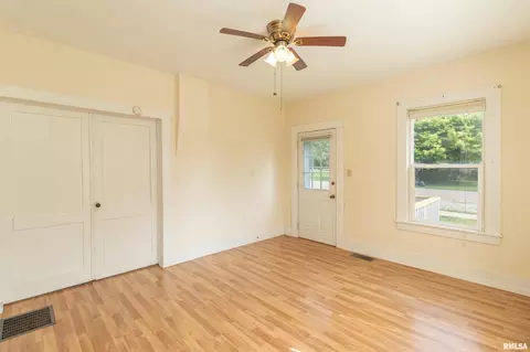 Living - 705 S Spruce St, Delavan, IL 61734 photo 3 of 4