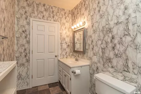 Bath - 705 S Spruce St, Delavan, IL 61734 photo 2 of 2