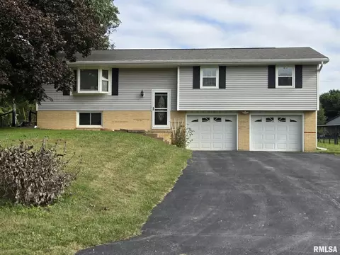 16618 E Mohawk Dr, Cuba, IL 61427