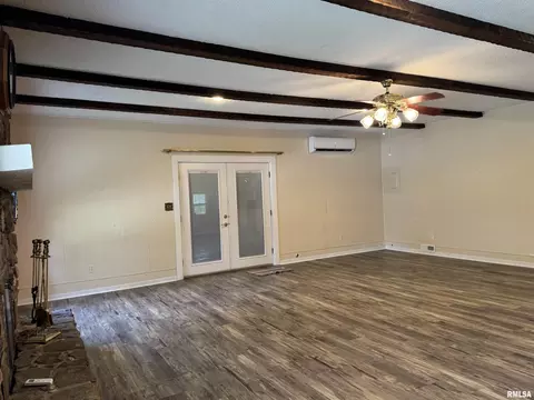 Living - 100 Belcher Dr, Anna, IL 62906 photo 3 of 7