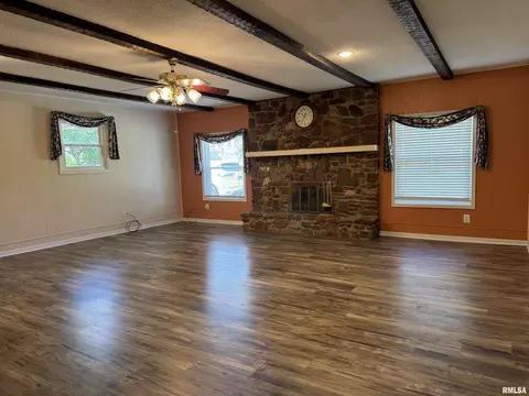 Living - 100 Belcher Dr, Anna, IL 62906 photo 1 of 7
