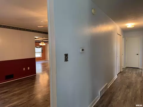 Entry Way - 100 Belcher Dr, Anna, IL 62906 photo 1 of 2