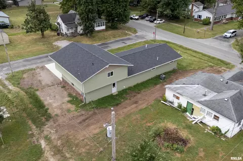 View/Area - 1016 S 13th St, Herrin, IL 62948 photo 6 of 6