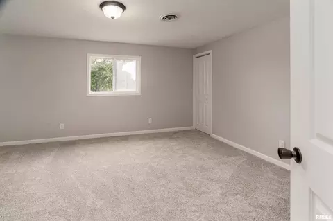 Bedroom - 1016 S 13th St, Herrin, IL 62948 photo 7 of 12