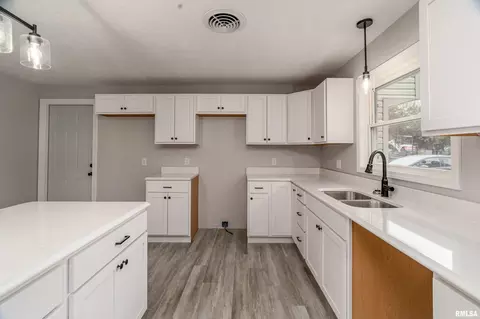 Kitchen - 1016 S 13th St, Herrin, IL 62948 photo 3 of 4