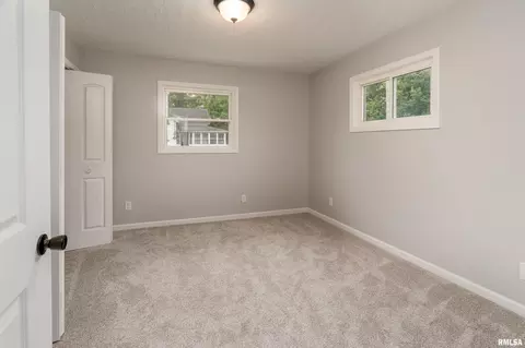 Bedroom - 1016 S 13th St, Herrin, IL 62948 photo 5 of 12