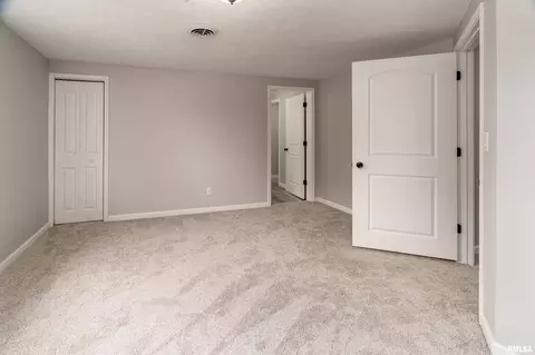 Bedroom - 1016 S 13th St, Herrin, IL 62948 photo 8 of 12