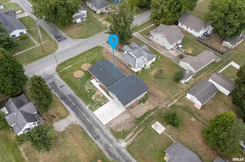 View/Area - 1016 S 13th St, Herrin, IL 62948 photo 1 of 6