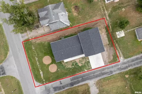 View/Area - 1016 S 13th St, Herrin, IL 62948 photo 4 of 6
