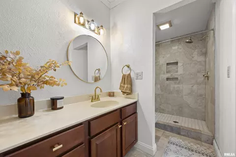 Bath - 603 W 3rd St, Delavan, IL 61734 photo 2 of 3