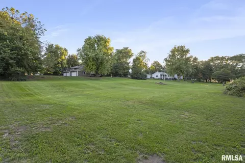 Exterior - 603 W 3rd St, Delavan, IL 61734 photo 19 of 23