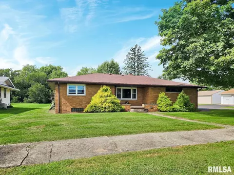 310 N Madison Ave, Wyoming, IL 61491