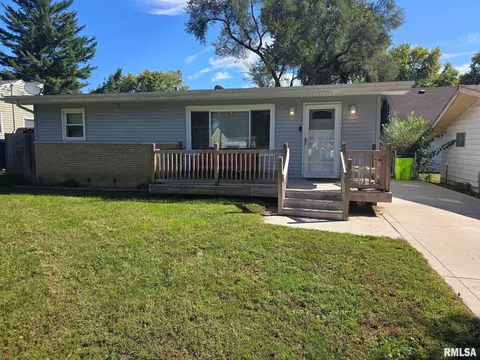 2018 S Joyce St, Peoria, IL 61605