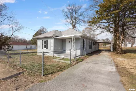 1905 E Garland St, West Frankfort, IL 62896