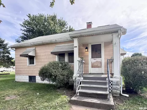 200 3rd St, South Pekin, IL 61564