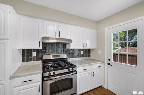 Kitchen - 5208 S Cameron Ln, Mapleton, IL 61547 photo 3 of 3