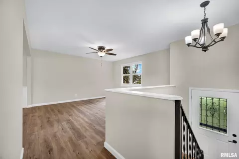 Living - 5208 S Cameron Ln, Mapleton, IL 61547 photo 1 of 3
