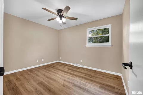 Bedroom - 5208 S Cameron Ln, Mapleton, IL 61547 photo 1 of 4