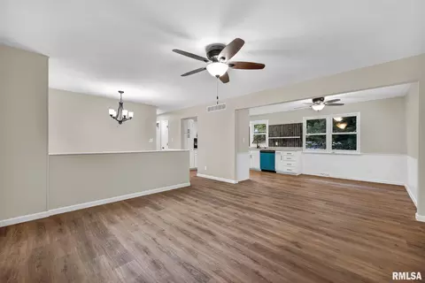 Living - 5208 S Cameron Ln, Mapleton, IL 61547 photo 3 of 3