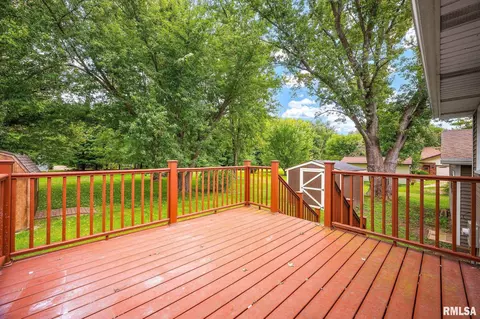 Exterior - 5208 S Cameron Ln, Mapleton, IL 61547 photo 3 of 5