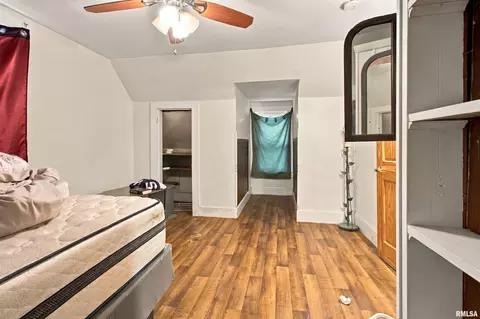 Bedroom - 515 521 N Albert St, Macomb, IL 61455 photo 2 of 5