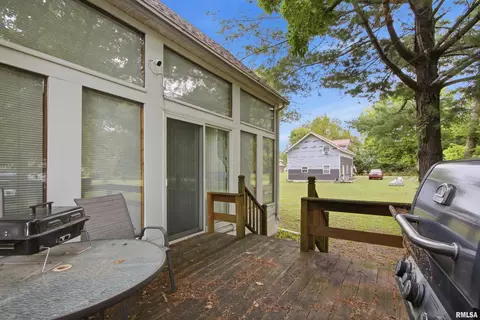Exterior - 515 521 N Albert St, Macomb, IL 61455 photo 5 of 7
