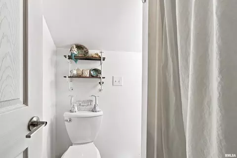 Bath - 515 521 N Albert St, Macomb, IL 61455 photo 2 of 2