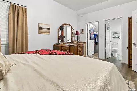 Bedroom - 515 521 N Albert St, Macomb, IL 61455 photo 4 of 5