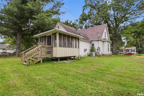 Exterior - 515 521 N Albert St, Macomb, IL 61455 photo 3 of 7