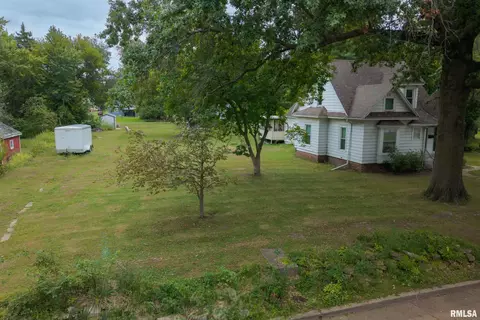 Exterior - 515 521 N Albert St, Macomb, IL 61455 photo 7 of 7