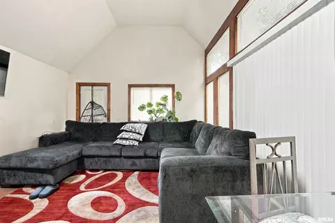 Living - 515 521 N Albert St, Macomb, IL 61455 photo 1 of 2